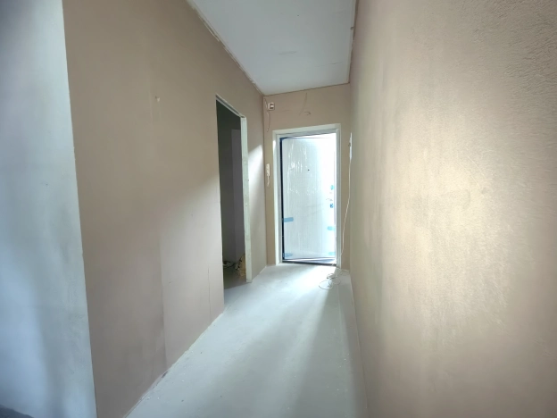 Купить Студию на вторичке в Воронеже. Вариант № 18990, 6, площадь -  квм, цена 2400000 рублей