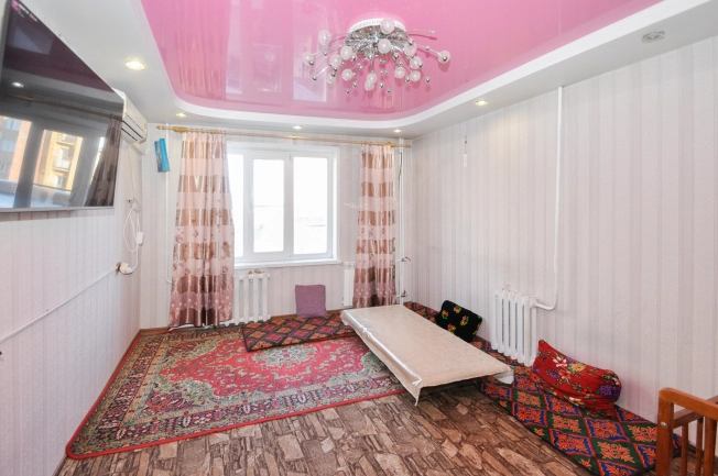 Купить четырехкомнатную квартиру в Новосибирской области. Вариант № 5540605, 10, площадь -  квм, цена 6000000 рублей