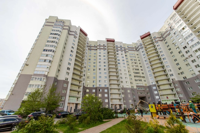 Купить многокомнатную квартиру в Ленинградской области. Вариант № 44934, 37, площадь - квм, цена 13900000 рублей