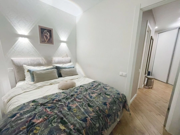 Купить квартиру в Москве. Вариант № 8808060, 4, площадь -  квм, цена 18000000 рублей