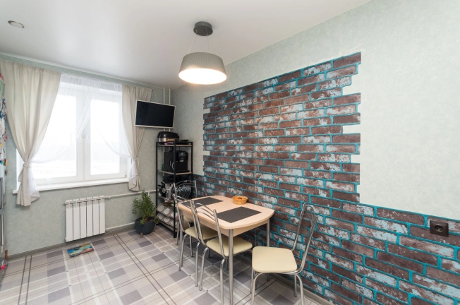 Купить двухкомнатную квартиру на вторичке в Микрорайоне 10-й, Тобольск в Тобольске. Вариант № 4193, 1, площадь -  квм, цена 5250000 рублей