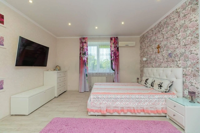 Купить дом в Омске. Вариант № 2775, 19, площадь -  квм, цена 19999000 рублей