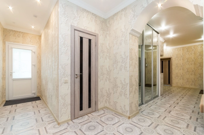 Купить дом в Микрорайоне Восточный, Тобольск в Тобольске. Вариант № 2349568, 11, площадь -  квм, цена 15300000 рублей