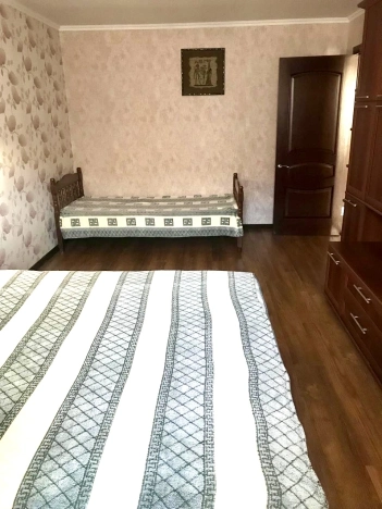 Купить квартиру на улице Красных Партизан в Краснодаре. Вариант № 1041186, 6, площадь - квм, цена 4990000.0000 рублей