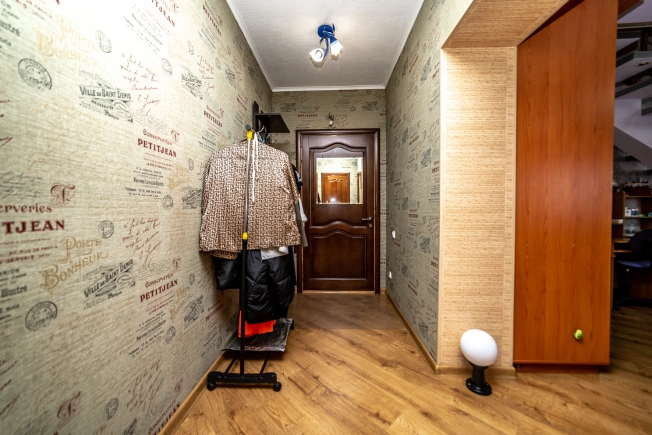 Купить трехкомнатную квартиру в Микрорайоне Фестивальный в Краснодаре. Вариант № 37969, 11, площадь -  квм, цена 10000000 рублей