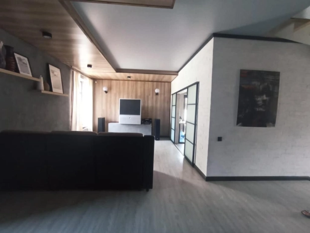 Купить дом на улице Тюленина в Ростове-на-Дону. Вариант № 35259, 3, площадь -  квм, цена 15000000 рублей