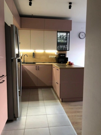 Купить трехкомнатную квартиру у метро Коммунарка в Москве. Вариант № 10009133, 18, площадь -  квм, цена 18600000 рублей