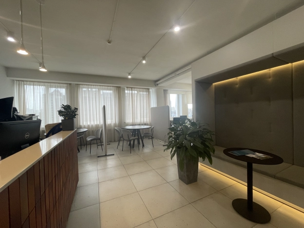 Снять коммерческую недвижимость в Новосибирске. Вариант № 1018085, 5, площадь - квм, цена 1800000 рублей