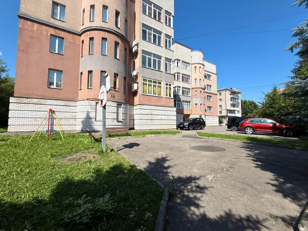 Купить четырехкомнатную квартиру в Иванове. Вариант № 1207232, 46, площадь -  квм, цена 16700000 рублей