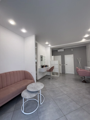 Купить коммерческую недвижимость свободного назначения в Октябрьском. Вариант № 5249348, 5, площадь -  квм, цена 6499000 рублей