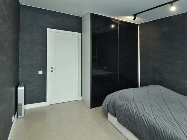 Купить трехкомнатную квартиру на улице Красный проспект в Новосибирске. Вариант № 2073470, 11, площадь -  квм, цена 18500000 рублей