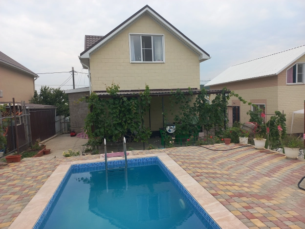 Купить дом на улице Гранатовая в Краснодарском крае. Вариант № 1592055, 2, площадь -  квм, цена 12200000 рублей