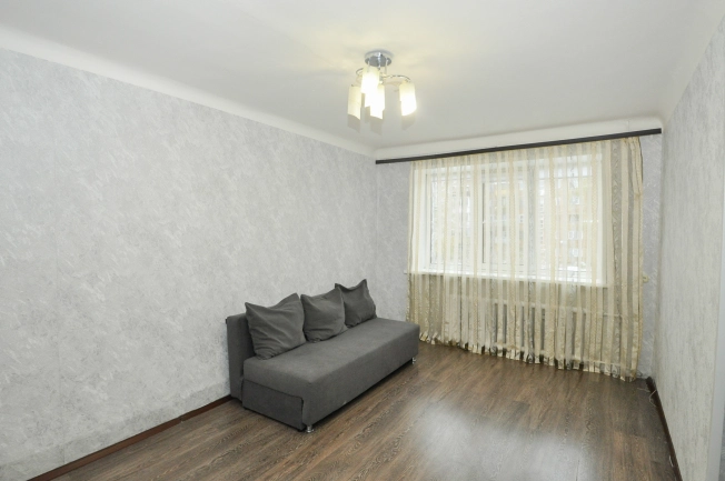 Купить квартиру в районе Ленинский в Новосибирске. Вариант № 6755674, 1, площадь -  квм, цена 4150000 рублей