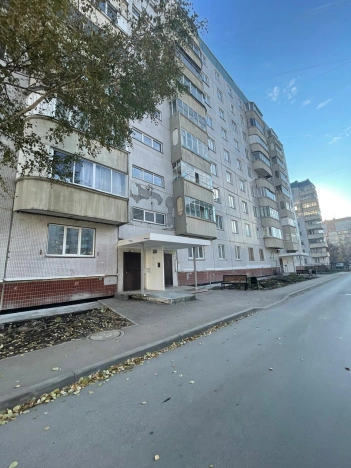 Купить трехкомнатную квартиру в районе Ленинский в Новосибирске. Вариант № 40405, 25, площадь -  квм, цена 5750000 рублей