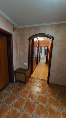 Купить двухкомнатную квартиру на вторичке в Москве. Вариант № 9556603, 0, площадь -  квм, цена 17000000 рублей