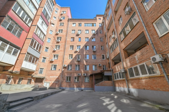 Купить трехкомнатную квартиру в Ростовской области. Вариант № 3414508, 24, площадь -  квм, цена 12950000 рублей