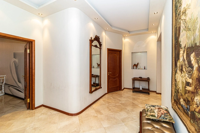 Купить квартиру на улице Октябрьский проспект в Владимире. Вариант № 1222, 47, площадь -  квм, цена 25000000 рублей