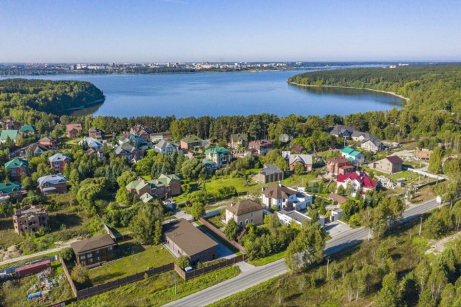 Купить дом в районе Калининский в Новосибирске. Вариант № 17436, 3, площадь -  квм, цена 25000000 рублей