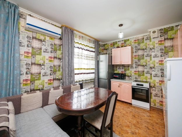 Купить однокомнатную квартиру в Омске. Вариант № 5301706, 7, площадь -  квм, цена 3600000 рублей