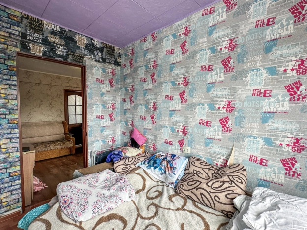 Купить четырехкомнатную квартиру в Иркутской области. Вариант № 33405, 13, площадь -  квм, цена 5200000 рублей