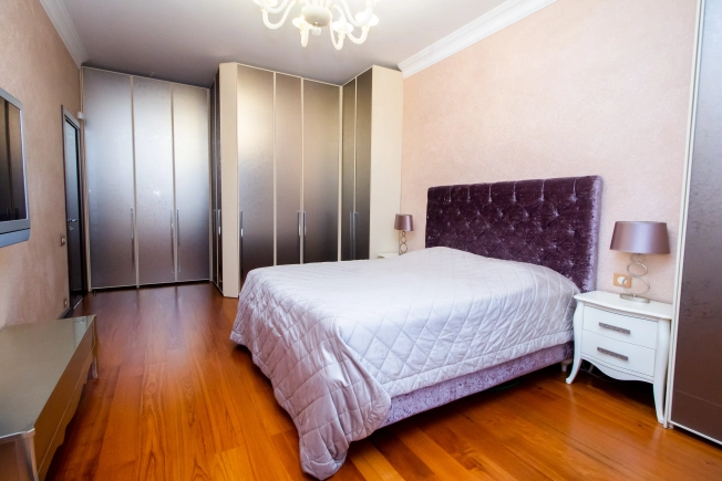 Купить квартиру в Москве. Вариант № 9830837, 8, площадь - квм, цена 65000000 рублей