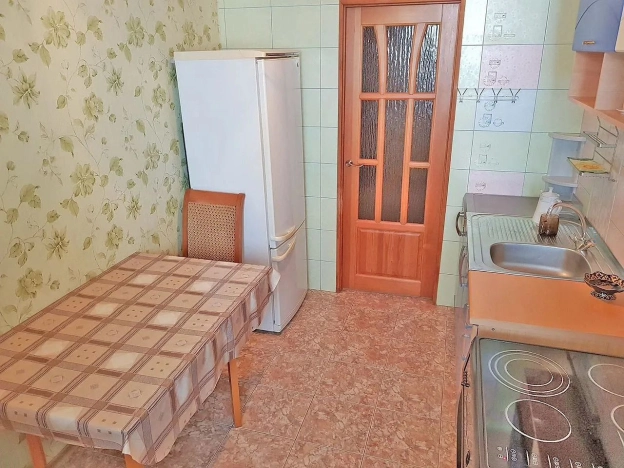 Купить трехкомнатную квартиру в Ростовской области. Вариант № 9687725, 10, площадь -  квм, цена 8900000 рублей