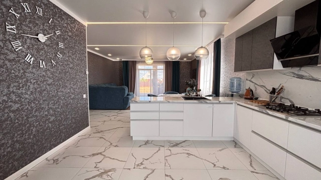 Купить дом в Старом Осколе. Вариант № 5921668, 1, площадь -  квм, цена 12850000 рублей