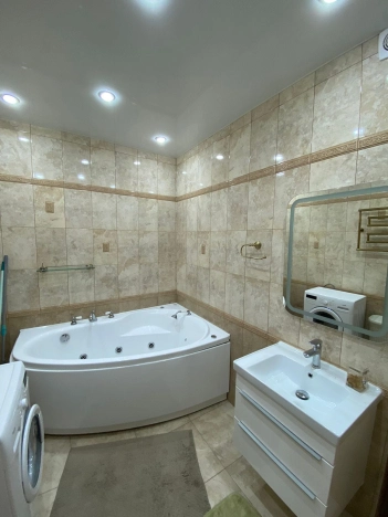 Купить двухкомнатную квартиру на улице Кожевенная в Краснодаре. Вариант № 56088, 13, площадь -  квм, цена 19700000 рублей