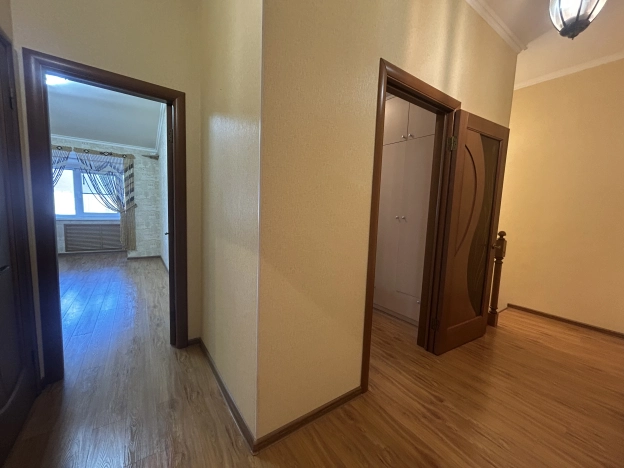 Купить трехкомнатную квартиру в Краснодарском крае. Вариант № 9629947, 15, площадь -  квм, цена 14650000 рублей