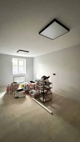 Купить коммерческую недвижимость в Элисте. Вариант № 1906306, 2, площадь -  квм, цена 3000000 рублей