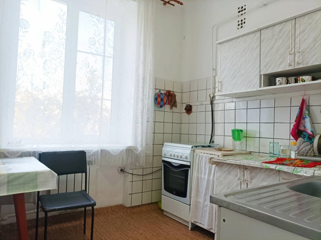 Купить двухкомнатную квартиру на улице Ангарская в Волгограде. Вариант № 16091, 17, площадь -  квм, цена 3550000 рублей