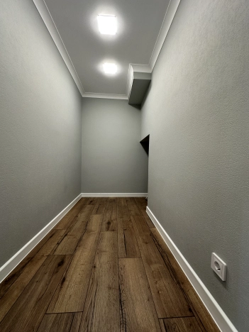 . Вариант № 46930, 16, площадь - 52 квм, цена 10999999 рублей