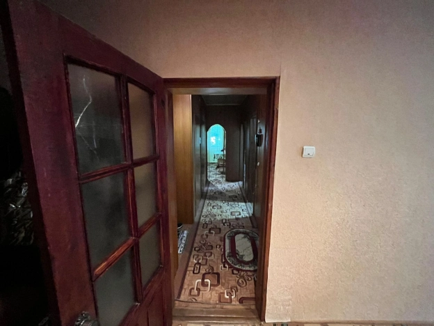 Купить трехкомнатную квартиру в Нижегородской области. Вариант № 2498246, 6, площадь -  квм, цена 600000 рублей