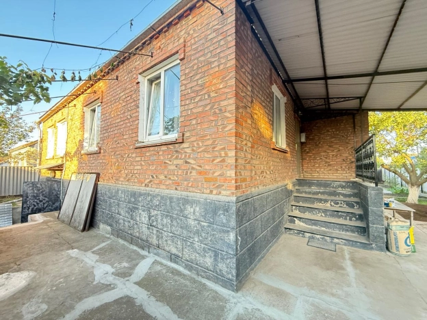 Купить дом в Элисте. Вариант № 8543003, 0, площадь -  квм, цена 10000000 рублей