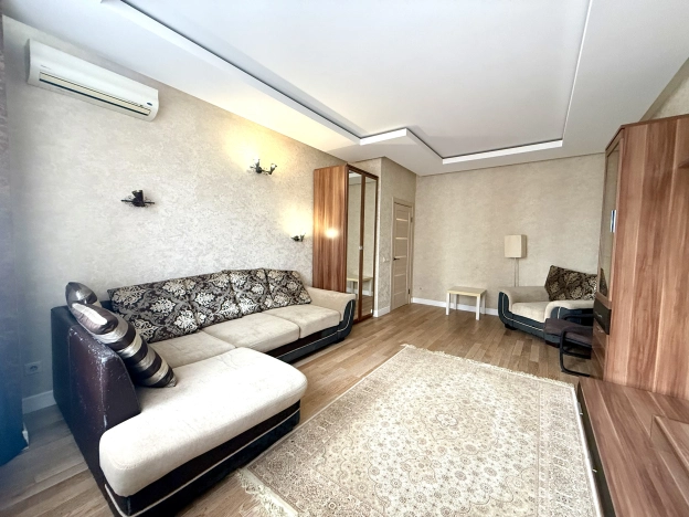 Купить однокомнатную квартиру в Краснодаре. Вариант № 9224791, 4, площадь -  квм, цена 8300000 рублей