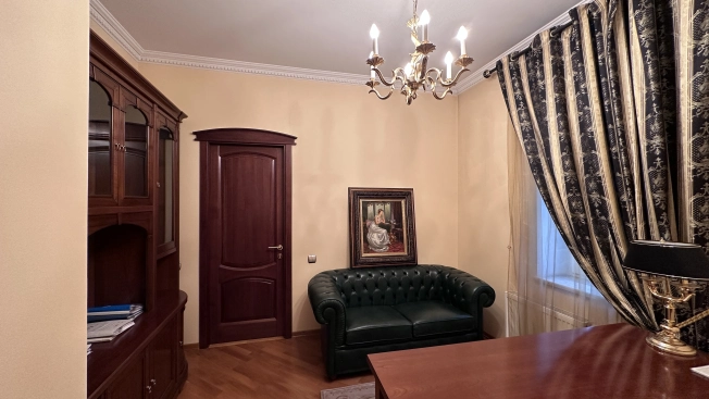 Купить квартиру в Москве. Вариант № 10619257, 13, площадь -  квм, цена 110000000 рублей