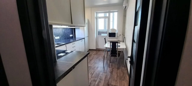 Купить трехкомнатную квартиру в Ростовской области. Вариант № 9702330, 2, площадь -  квм, цена 8000000 рублей