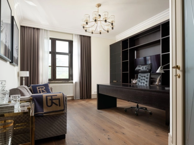 Купить квартиру в Москве. Вариант № 10443759, 28, площадь -  квм, цена 275000000 рублей