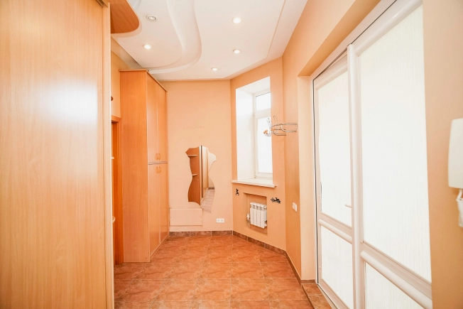 Купить дом в Микрорайоне Порт-Артур в Омске. Вариант № 6134669, 24, площадь -  квм, цена 60000000 рублей