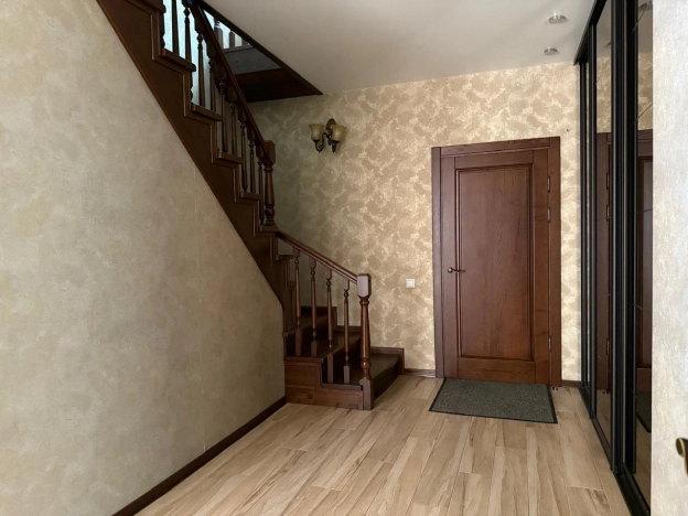 Купить дом на улице Луговская в Бердске. Вариант № 2150000, 18, площадь -  квм, цена 20000000 рублей