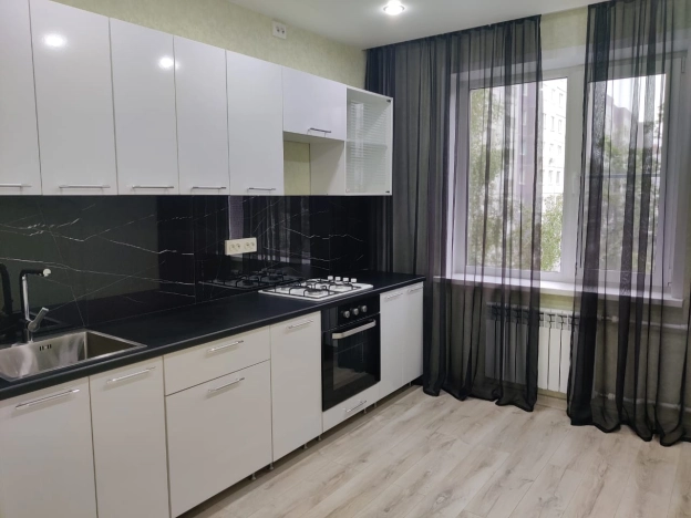 Купить трехкомнатную квартиру на вторичке на улице проспект Строителей в Пензе. Вариант № 3727128, 4, площадь -  квм, цена 7300000 рублей