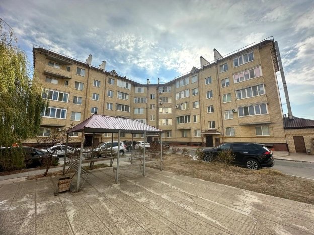 Купить двухкомнатную квартиру в Микрорайоне 2-й, Элиста в Элисте. Вариант № 22092, 0, площадь -  квм, цена 6400000 рублей