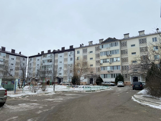 Купить трехкомнатную квартиру на вторичке в Микрорайоне 8-й, Элиста в Элисте. Вариант № 6155, 9, площадь -  квм, цена 6200000 рублей