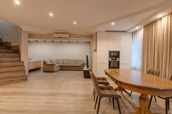 Купить квартиру в Вологодской области. Вариант № 7903724, 4, площадь -  квм, цена 28500000 рублей