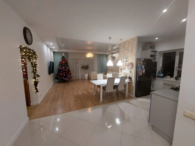 Купить дом в районе Дзержинский в Волгограде. Вариант № 8269, 1, площадь -  квм, цена 11500000 рублей