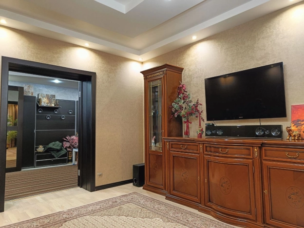 Купить трехкомнатную квартиру в Воронеже. Вариант № 9365145, 19, площадь - квм, цена 12000000 рублей