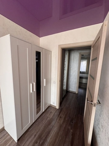 Купить трехкомнатную квартиру в Новосибирской области. Вариант № 8404289, 18, площадь -  квм, цена 8100000 рублей