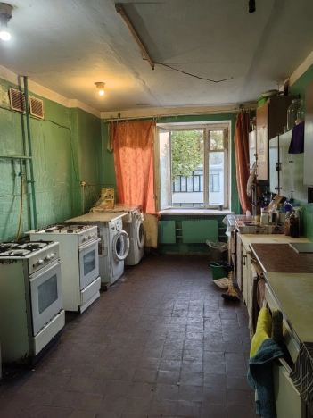 Купить комнату в Белгороде. Вариант № 3956895, 4, площадь -  квм, цена 1600000 рублей