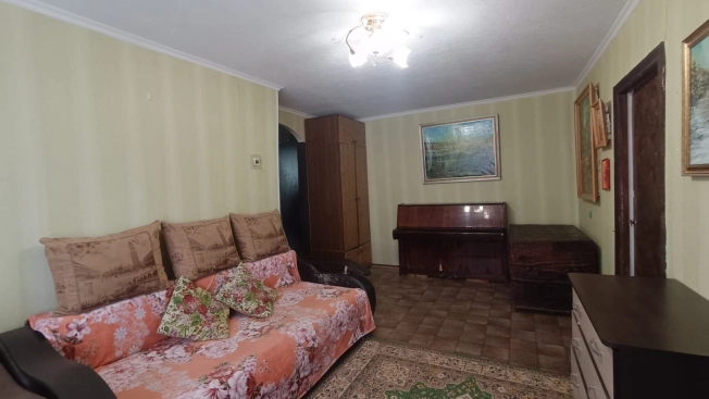 Купить трехкомнатную квартиру в Ростовской области. Вариант № 2823943, 1, площадь -  квм, цена 4730000 рублей