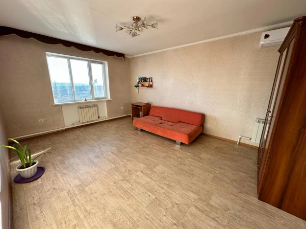 Купить дом на улице Хомутникова в Элисте. Вариант № 6186, 4, площадь -  квм, цена 8500000 рублей